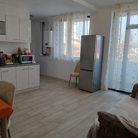 Apartament 2 Camere, Bloc Nou, Langa Promenada Moll, Capacitate 4 Persoane Craiova Ngoại thất bức ảnh