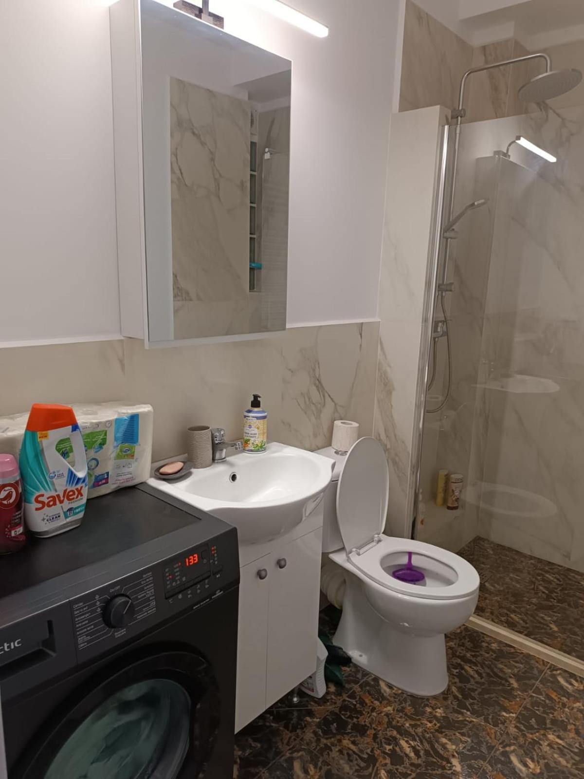 Apartament 2 Camere, Bloc Nou, Langa Promenada Moll, Capacitate 4 Persoane Craiova Ngoại thất bức ảnh